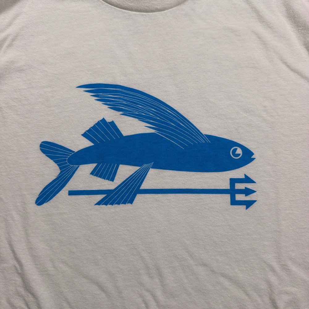 Patagonia Graphic T-Shirt Mens Medium Cream Blue Flying Fish Trident Slim Fit - Picture 3 of 15